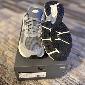 New Balance Kids' Gray Size 5 Sneakers